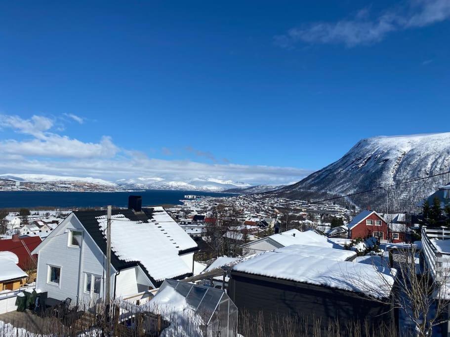 Aurora Apartment Very Close To Cable Car And Sherpatrappa Tromsø Exteriér fotografie