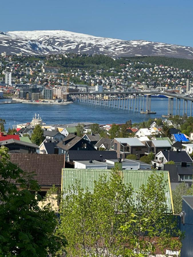 Aurora Apartment Very Close To Cable Car And Sherpatrappa Tromsø Exteriér fotografie